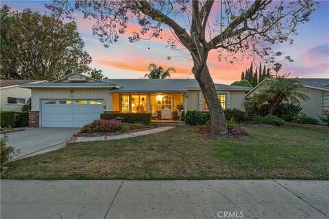 8923 Collett Avenue, North Hills, CA 91343