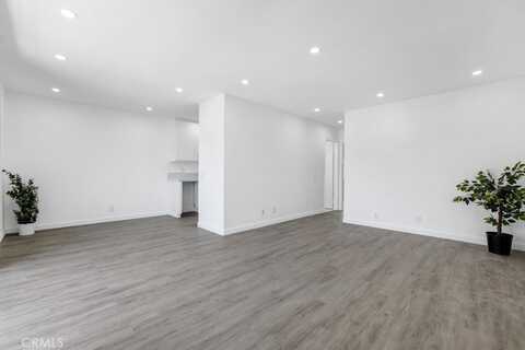 20930 Parthenia Street, Canoga Park, CA 91304