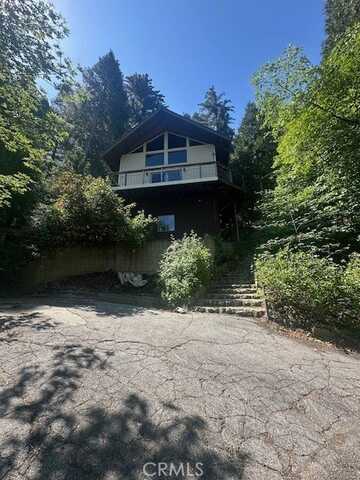 24027 Lakeview Drive, Crestline, CA 92325