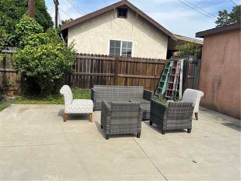 10712 S Hoover Street, Los Angeles, CA 90044