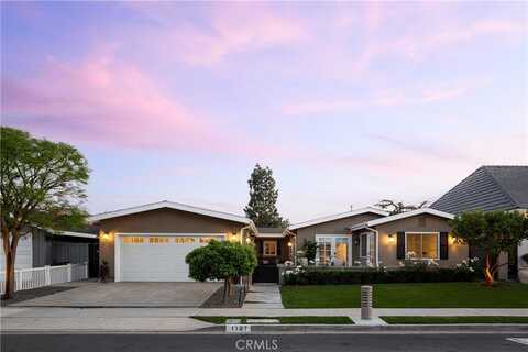 1307 Oxford Lane, Newport Beach, CA 92660