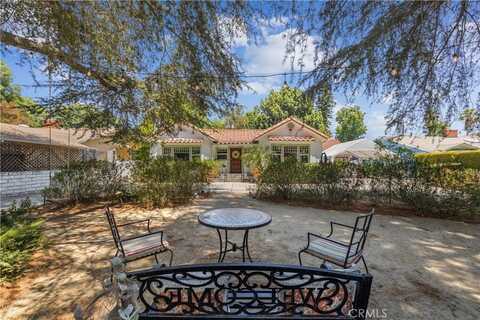 13621 Erwin Street, Van Nuys, CA 91401