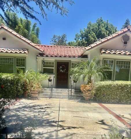 13621 Erwin Street, Van Nuys, CA 91401