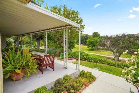 19207 Avenue Of The Oaks, Newhall, CA 91321
