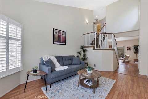 13421 Hubbard Street, Sylmar, CA 91342