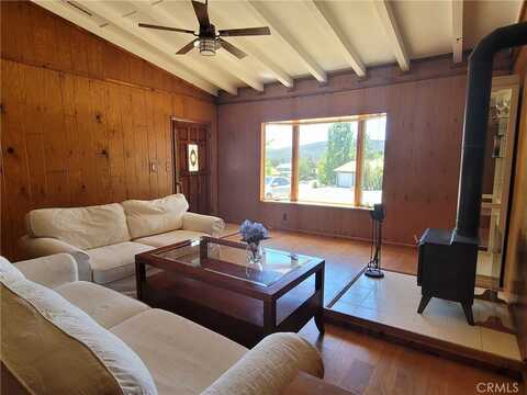 1004 Coldwater Drive, Frazier Park, CA 93225