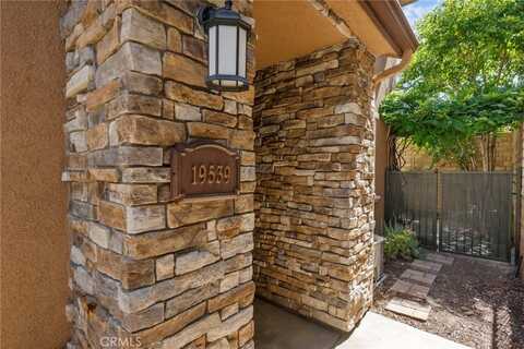 19539 Laroda, Saugus, CA 91350
