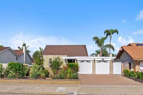 21692 Seaside Lane, Huntington Beach, CA 92646