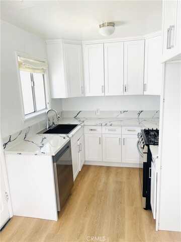 5752 Vineland Avenue, North Hollywood, CA 91601