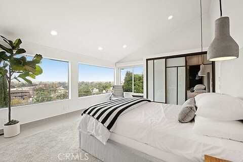 11354 Sunshine Terrace, Studio City, CA 91604