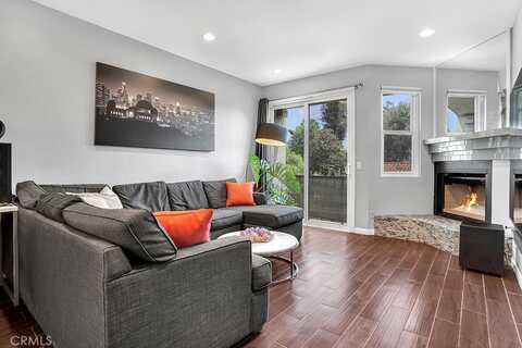 6323 Reseda Boulevard, Tarzana, CA 91335