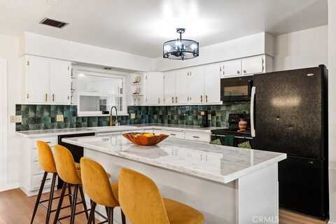 609 S Palm Avenue, Hemet, CA 92543
