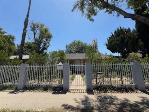 17530 Saticoy Street, Van Nuys, CA 91406