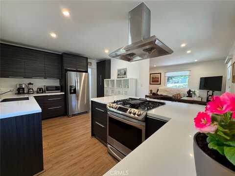 1622 Foothill Boulevard, La Canada Flintridge, CA 91011