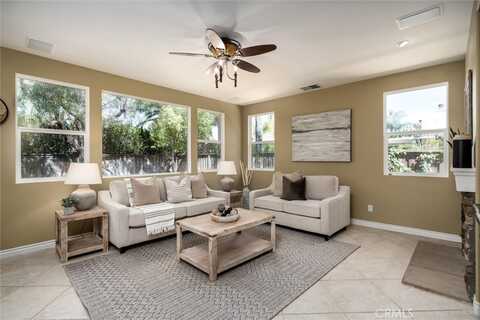 44035 Cindy Circle, Temecula, CA 92592