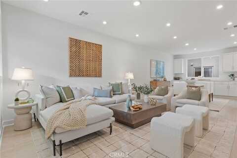 585 S Lyon Street, Santa Ana, CA 92705
