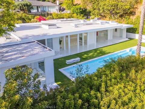 1046 N Hillcrest Road, Beverly Hills, CA 90210