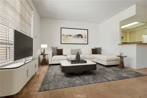33 Abrazo Aisle, Irvine, CA 92614