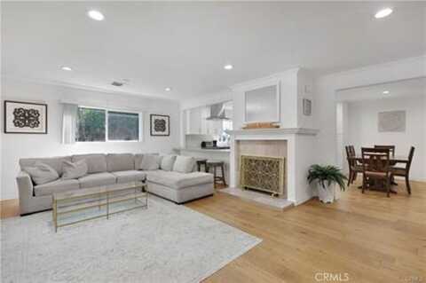 22335 Kittridge Street, Woodland Hills, CA 91303