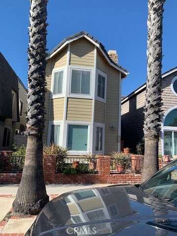 325 21st Street, Huntington Beach, CA 92648
