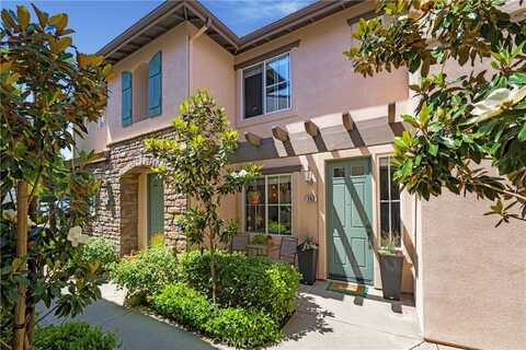242 Knoll, Mission Viejo, CA 92692