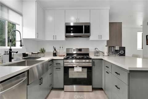 5226 W 20th Street, Los Angeles, CA 90016