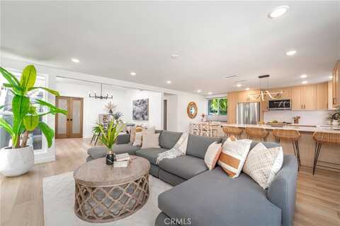 71 Calle Aragon, Laguna Woods, CA 92637