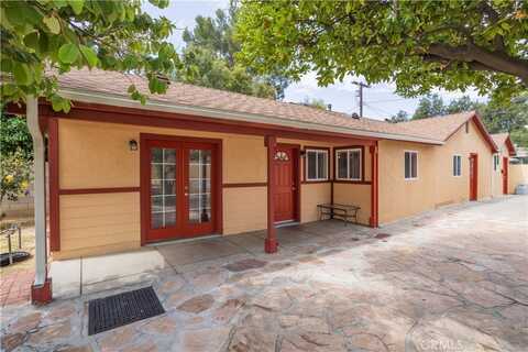 7343 Owensmouth Avenue, Canoga Park, CA 91303