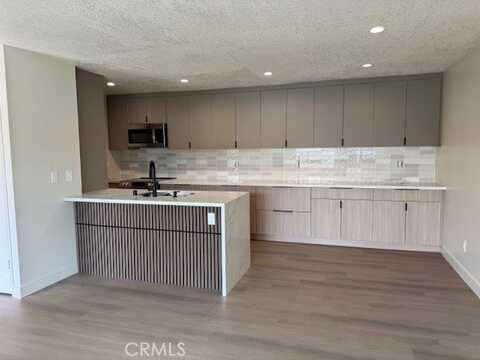 2501 W sunflower, Santa Ana, CA 92704