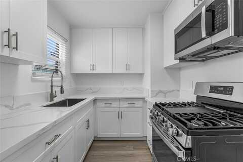 908 Manhattan Avenue, Hermosa Beach, CA 90254