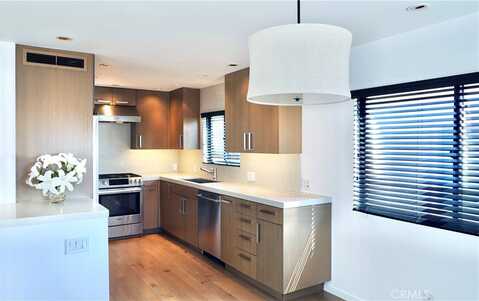 604 Poinsettia Avenue 1/2, Corona del Mar, CA 92625