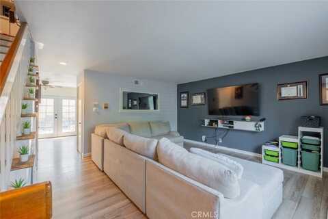 14344 Foothill Boulevard, Sylmar, CA 91342