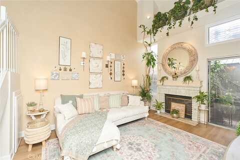 1505 Haven Lane, Santa Ana, CA 92703