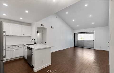 8801 Independence Ave., Canoga Park, CA 91304