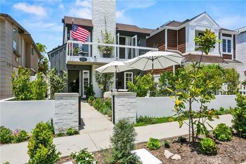 711 Heliotrope Avenue, Corona del Mar, CA 92625