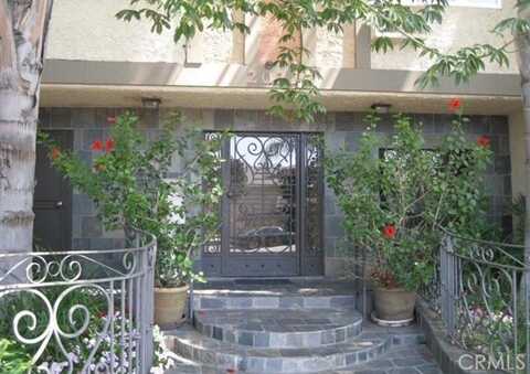 20327 Saticoy Street, Winnetka, CA 91306