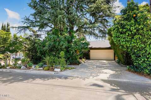 10316 Newhome Avenue, Sunland, CA 91040