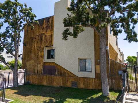 9004 Willis Avenue, Panorama City, CA 91402