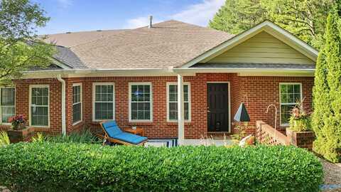84 SE Valley Way Circle SE, Huntsville, AL 35802
