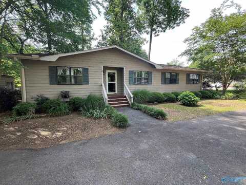 136 Atnip Drive, Scottsboro, AL 35769