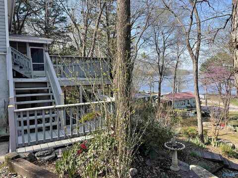 56 Mountain Street, Stevenson, AL 35772