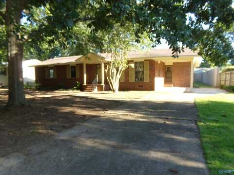 2410 Woodland Street, Decatur, AL 35601