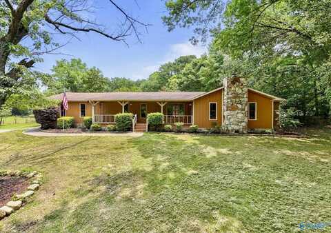 913 Old Big Cove Road SE, Owens Cross Roads, AL 35763