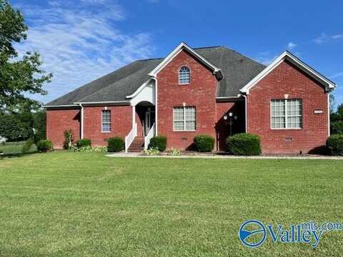 2032 Red Oak Lane NE, Arab, AL 35016