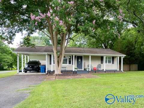 152 6th Street W, Grant, AL 35747
