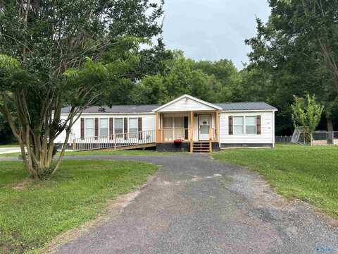 93 Santa Barbara Drive, Scottsboro, AL 35769