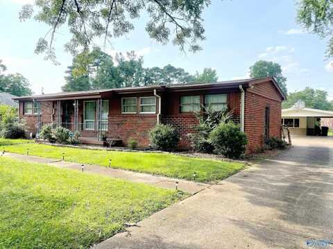 2118 NW Gilbreath Road, Huntsville, AL 35810