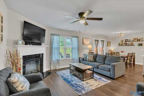 1111 Fountainview Drive SW, Hartselle, AL 35640