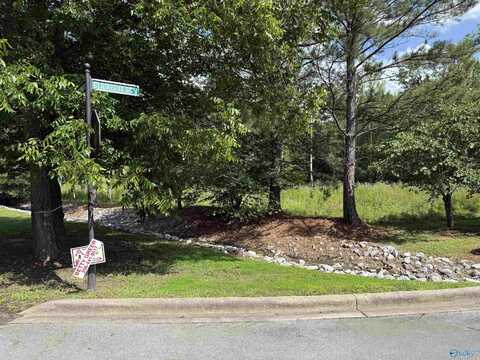 1 Clairvaux Drive, Gadsden, AL 35901