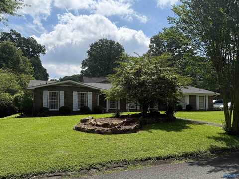 106 Nottingham Road, Rainbow City, AL 35906